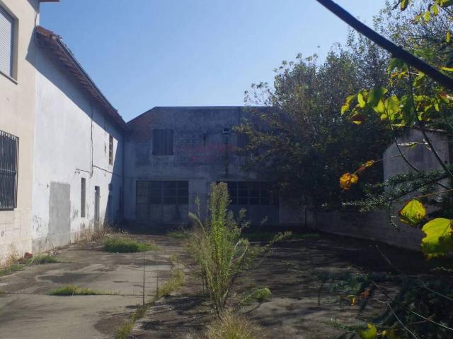 Locale Commerciale in vendita a Villanova Sull'arda, Reggio Emilia