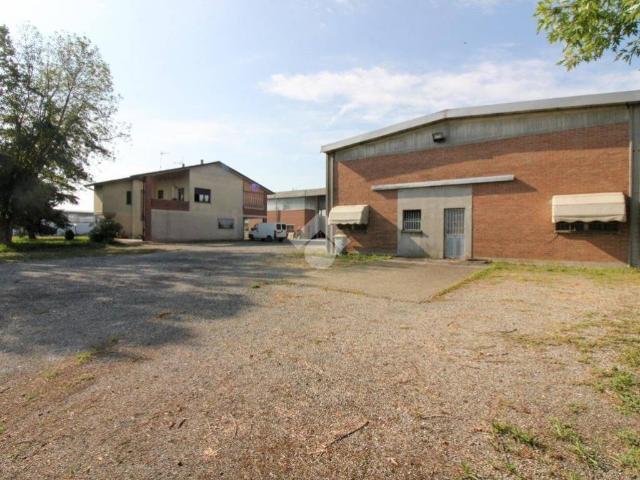 Locale Commerciale in vendita a Villanova Sull'arda, Reggio Emilia