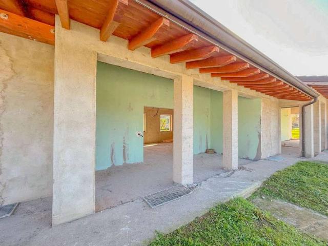 Locale Commerciale in vendita a Comunità montana della Valle Sabbia, Villanuova Sul Clisi