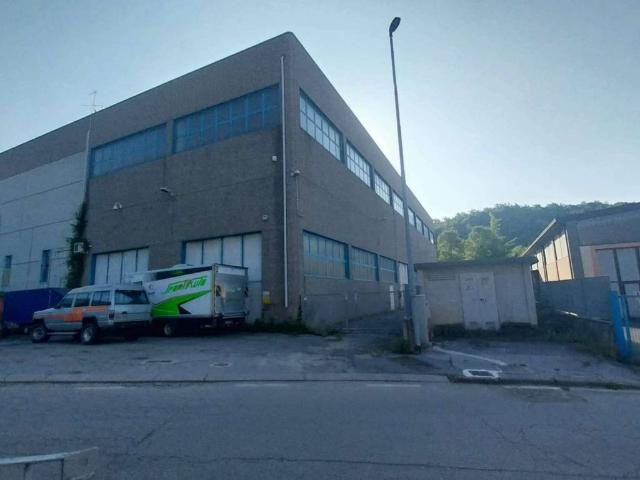 Locale Commerciale in vendita a Comunità montana della Valle Sabbia, Villanuova Sul Clisi