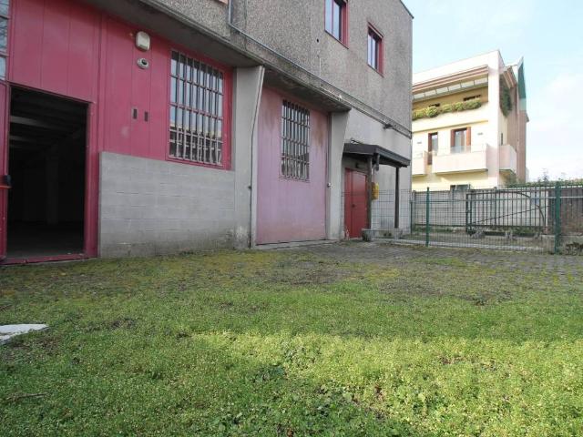 Locale Commerciale in vendita a Sant'Alessandro, Villasanta