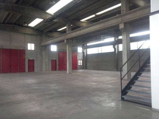 Locale Commerciale in vendita a San Fiorano, Villasanta
