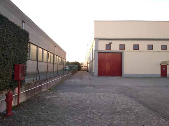Locale Commerciale in vendita a San Fiorano, Villasanta