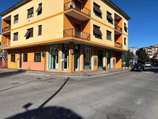 Locale Commerciale in vendita a Sant'Alessandro, Villasanta