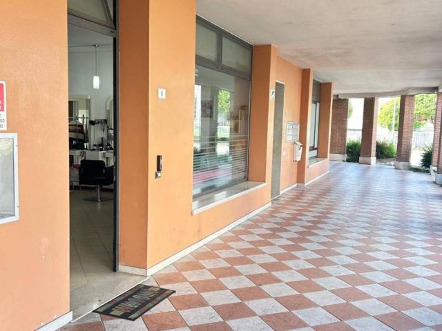 Locale Commerciale in vendita a Villaverla, Veneto