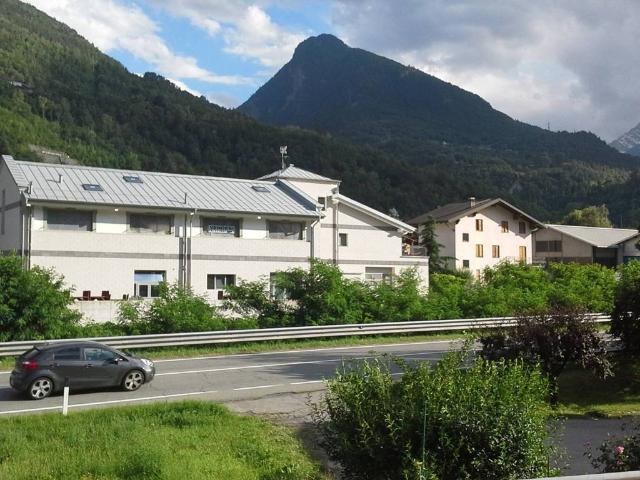 Locale Commerciale in vendita a Villeneuve, Aosta