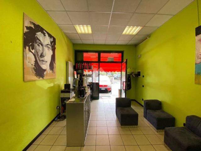 Locale Commerciale in vendita a Villongo, Lombardia