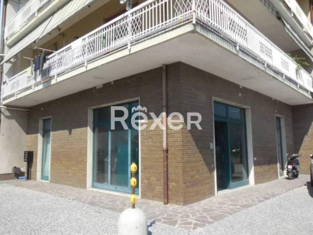 Locale Commerciale in vendita a Villongo, Lombardia