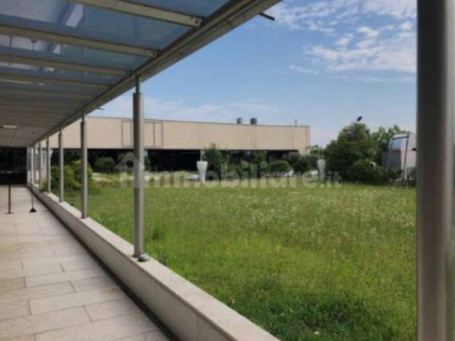 Locale Commerciale in vendita a Villorba