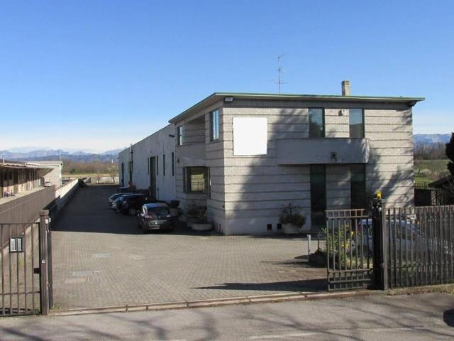 Locale Commerciale in vendita a San Maurizio, Vimercate