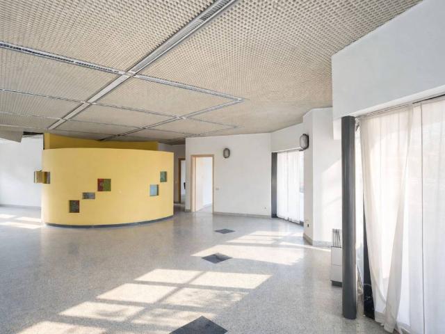 Locale Commerciale in vendita a Oreno, Vimercate