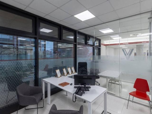 Locale Commerciale in vendita a Oldaniga, Vimercate