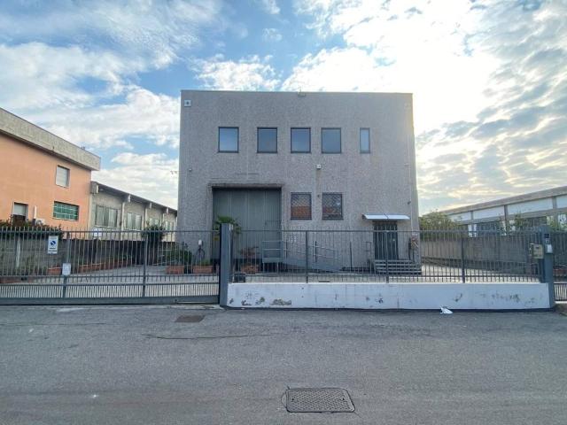 Locale Commerciale in vendita a Crivella, Vimodrone