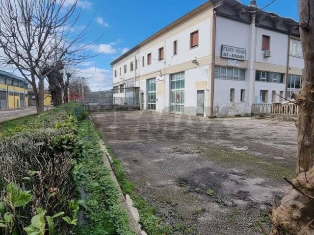 Locale Commerciale in vendita a Unione dei Comuni Circondario dell'Empolese Valdelsa, Vinci