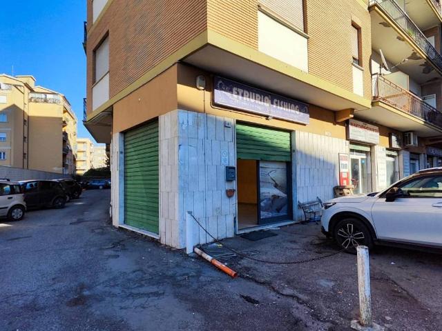 Locale Commerciale in vendita a Barco, Viterbo