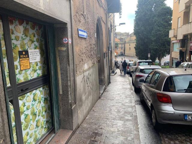 Locale Commerciale in vendita a Viterbo, Lazio