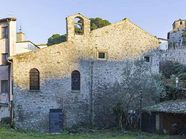 Locale Commerciale in vendita a Viterbo, Lazio