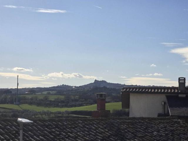 Locale Commerciale in vendita a Viterbo, Lazio