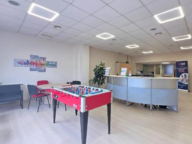 Locale Commerciale in vendita a Villanova, Viterbo