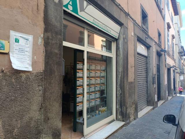 Locale Commerciale in vendita a Viterbo, Lazio
