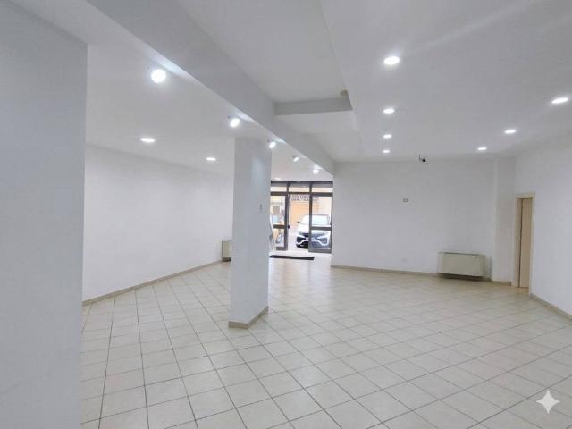 Locale Commerciale in vendita a Murialdo, Viterbo