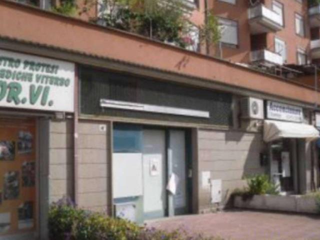 Locale Commerciale in vendita a Murialdo, Viterbo