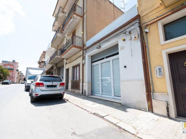 Locale Commerciale in vendita a Vittoria, Sicilia