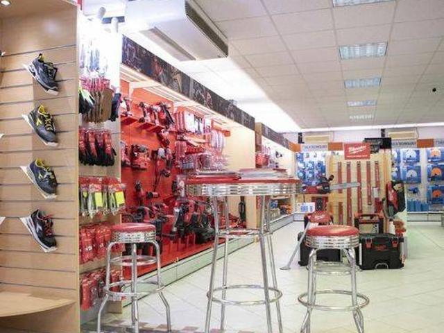 Locale Commerciale in vendita a Vittoria, Sicilia