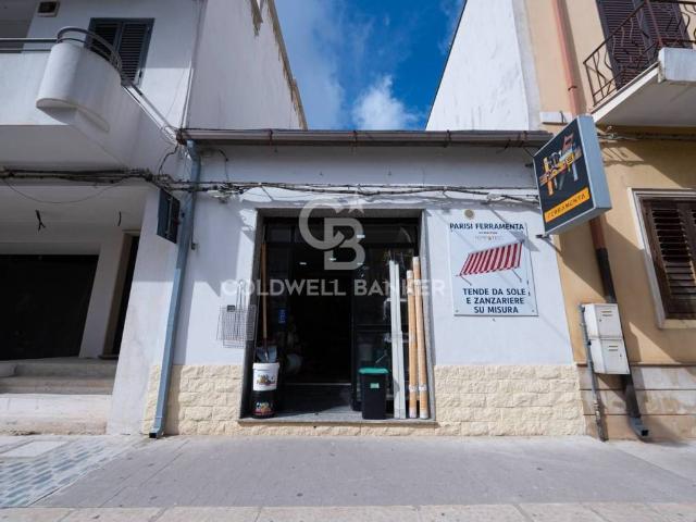 Locale Commerciale in vendita a Vittoria, Sicilia