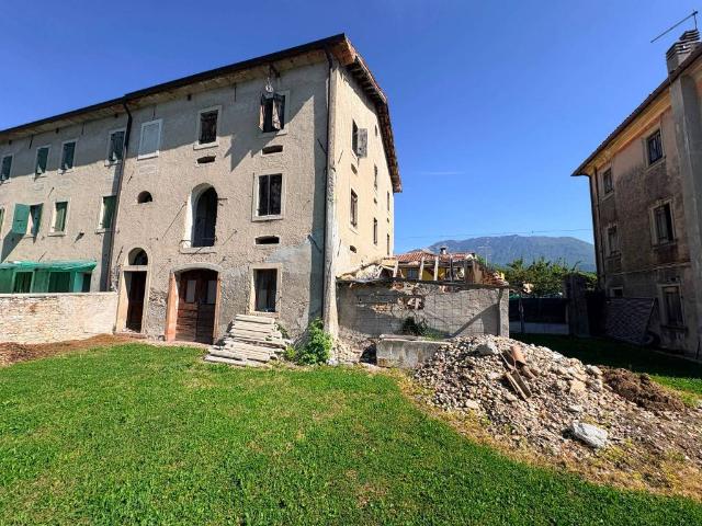 Locale Commerciale in vendita a Meschio, Vittorio Veneto