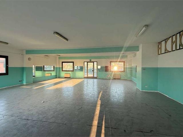 Locale Commerciale in vendita a Sarmazzano, Vizzolo Predabissi