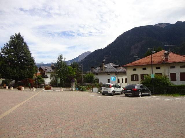 Locale Commerciale in vendita a Peaio, Veneto