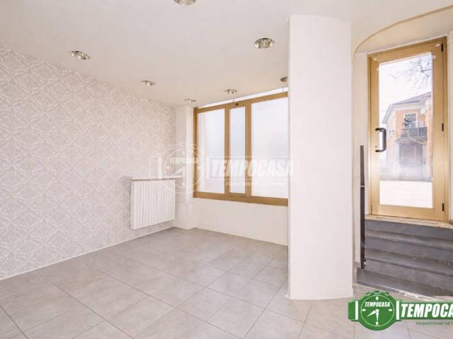 Locale Commerciale in vendita a Villa Iria, Voghera