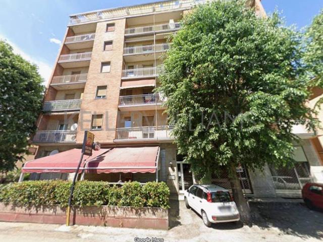 Locale Commerciale in vendita a Casa Tossa, Voghera