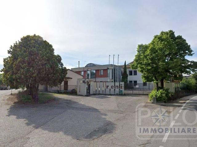 Locale Commerciale in vendita a Volta Mantovana, Lombardia