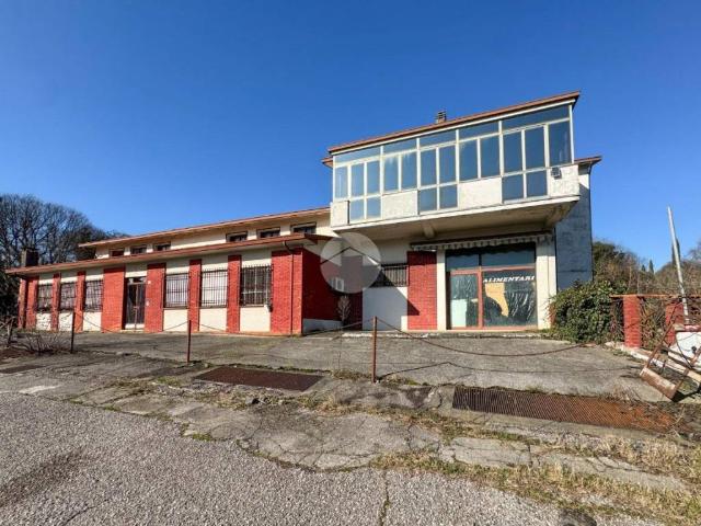 Locale Commerciale in vendita a Volta Mantovana, Lombardia
