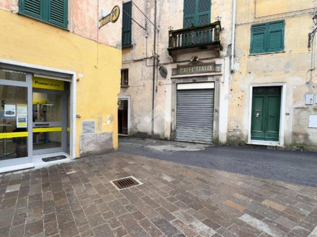 Locale Commerciale in vendita a Piemonte, Alessandria