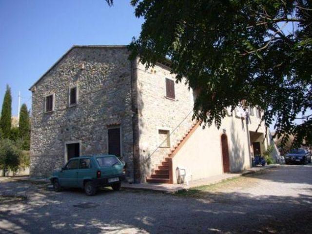 Locale Commerciale in vendita a Volterra, Toscana