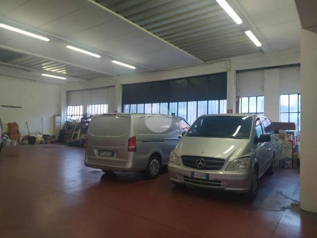 Locale Commerciale in vendita a Zanica, Lombardia