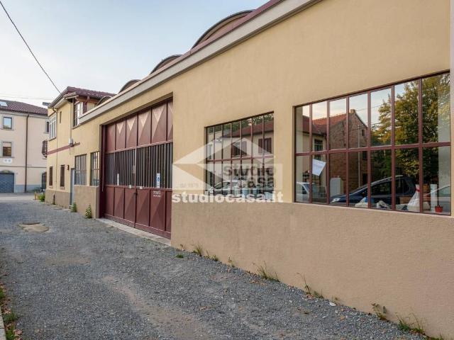 Locale Commerciale in vendita a Zanica, Lombardia