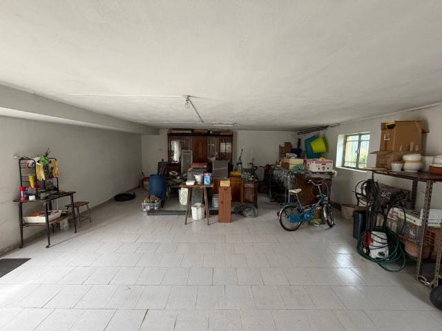 Locale Commerciale in vendita a Molino Borgazzi, Zibido San Giacomo