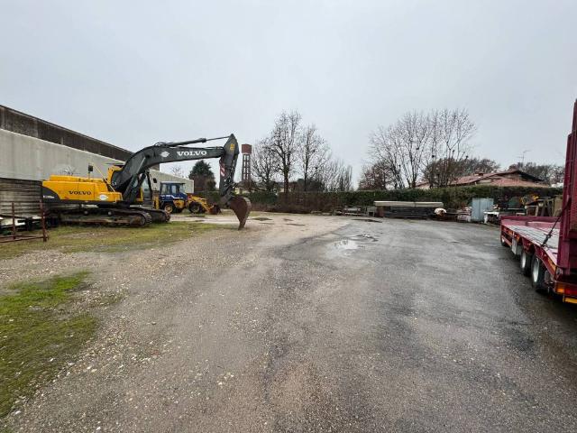 Locale Commerciale in vendita a Unione dei Comuni I Fontanili, Zibido San Giacomo