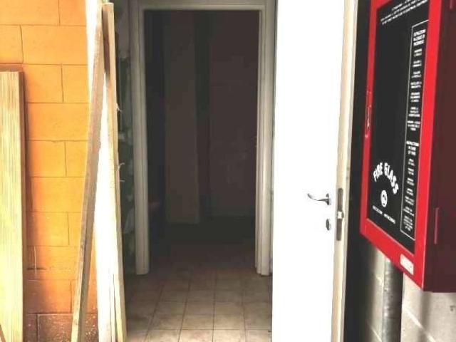 Locale Commerciale in vendita a Unione dei Comuni I Fontanili, Zibido San Giacomo