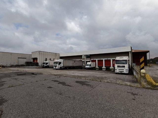 Locale Commerciale in vendita a Unione dei Comuni I Fontanili, Zibido San Giacomo