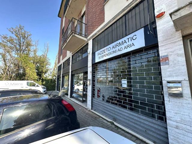 Locale Commerciale in vendita a Unione dei Comuni I Fontanili, Zibido San Giacomo