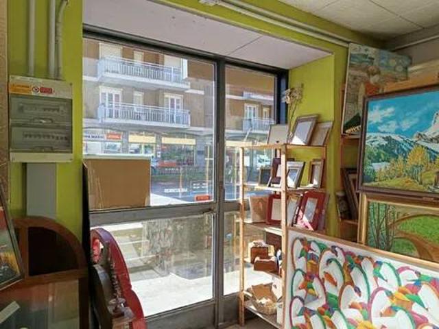 Locale Commerciale in vendita a Comunità Montana della Valle Brembana, Zogno