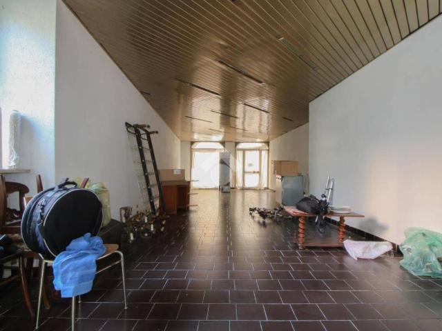 Locale Commerciale in vendita a Endenna, Zogno