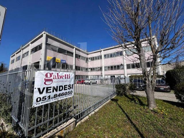 Locale Commerciale in vendita a Unione dei comuni Valli del Reno, Lavino e Samoggia, Zola Predosa