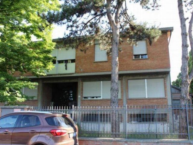 Locale Commerciale in vendita a Unione dei comuni Valli del Reno, Lavino e Samoggia, Zola Predosa