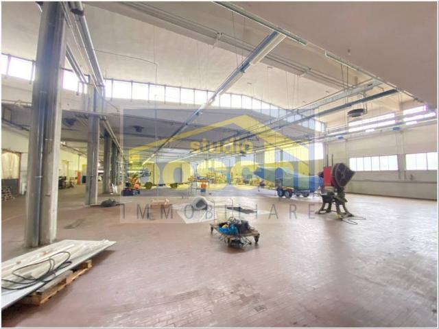Locale Commerciale in vendita a Unione dei comuni Valli del Reno, Lavino e Samoggia, Zola Predosa